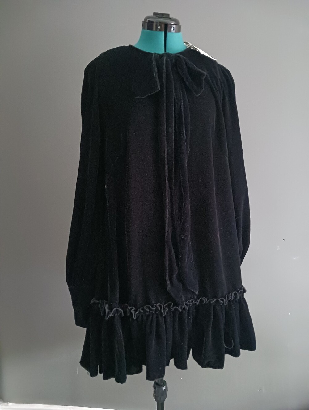 NWT H & M x The Vampire's Wife Black Velvet Dress Size M
